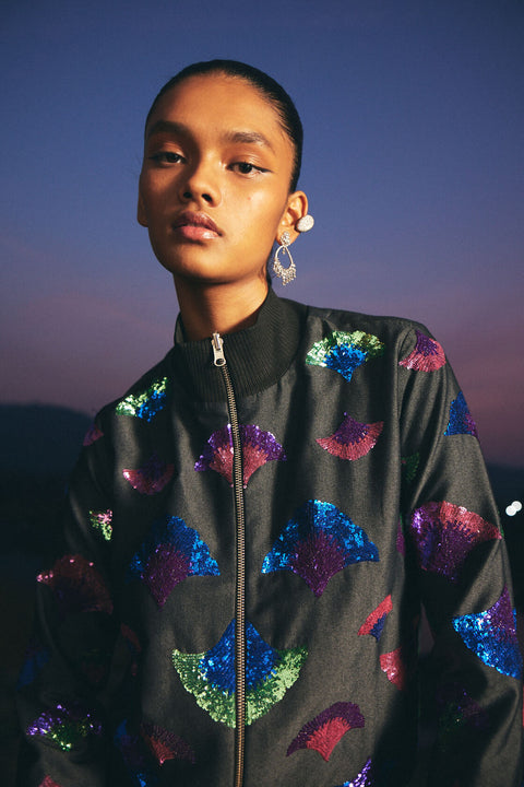 Grey fan bomber
