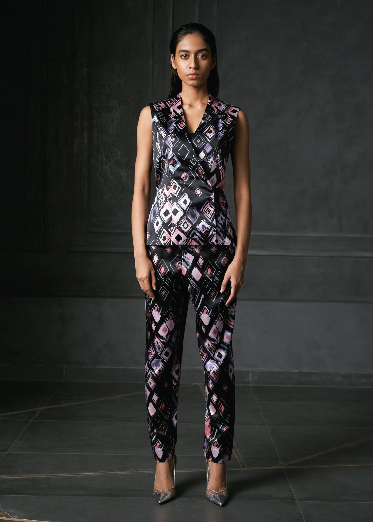 Olio in Black Printed Fitted Jacket