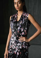 Olio in Black Printed Fitted Jacket